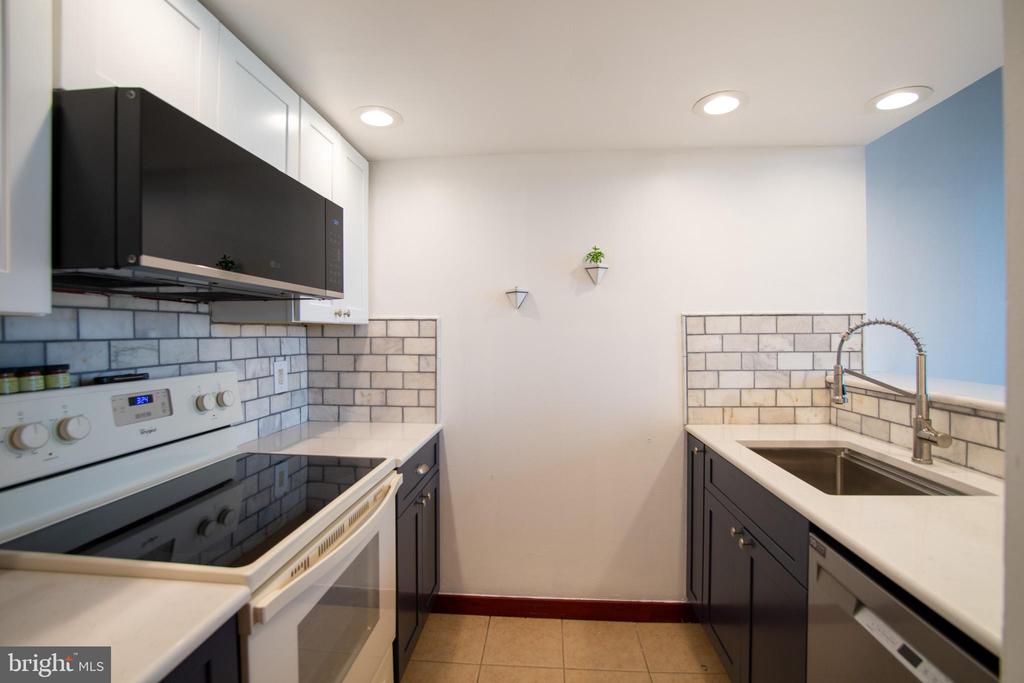 301 RACE ST #UNIT 401