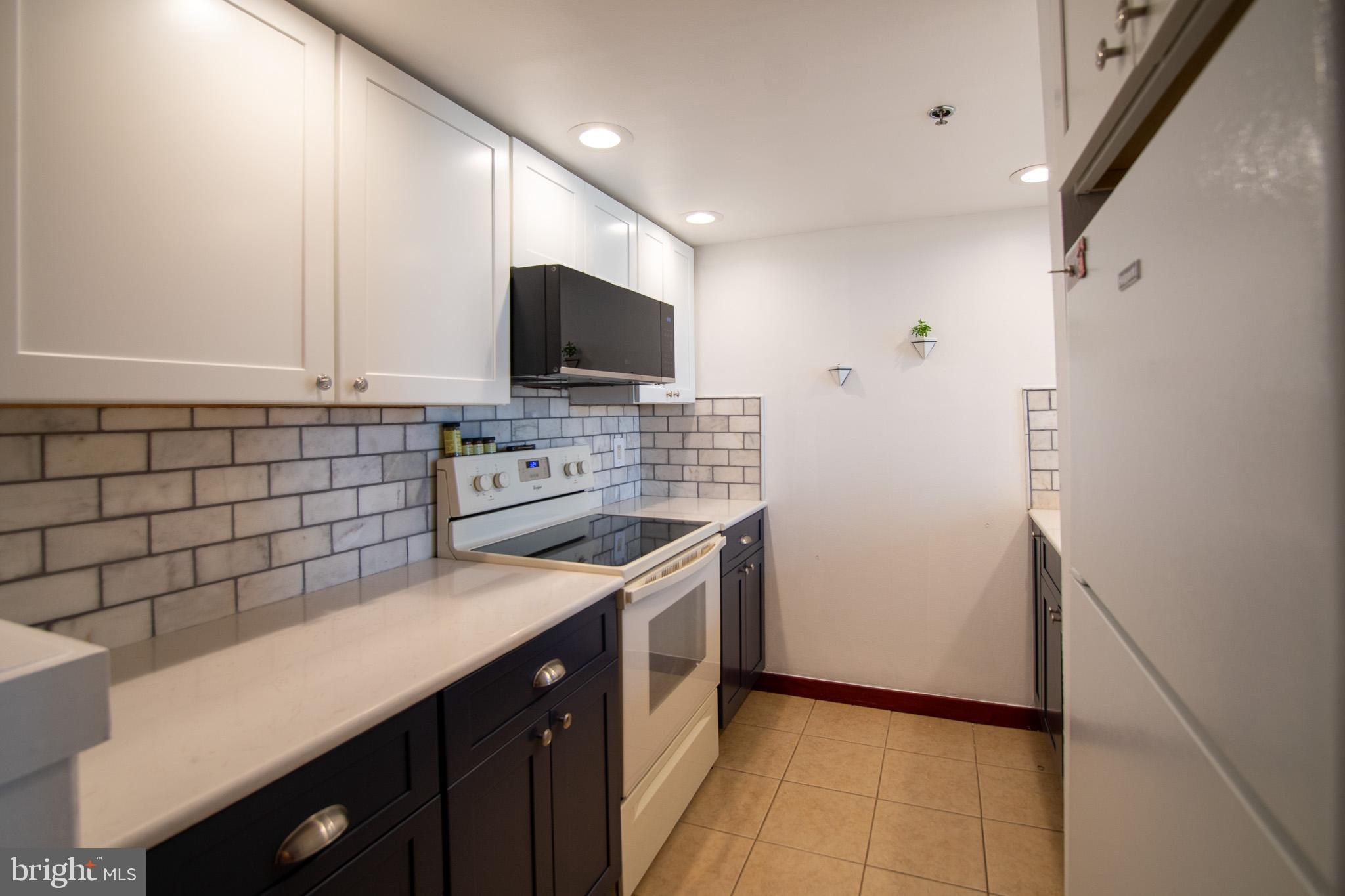 301 RACE ST #UNIT 401