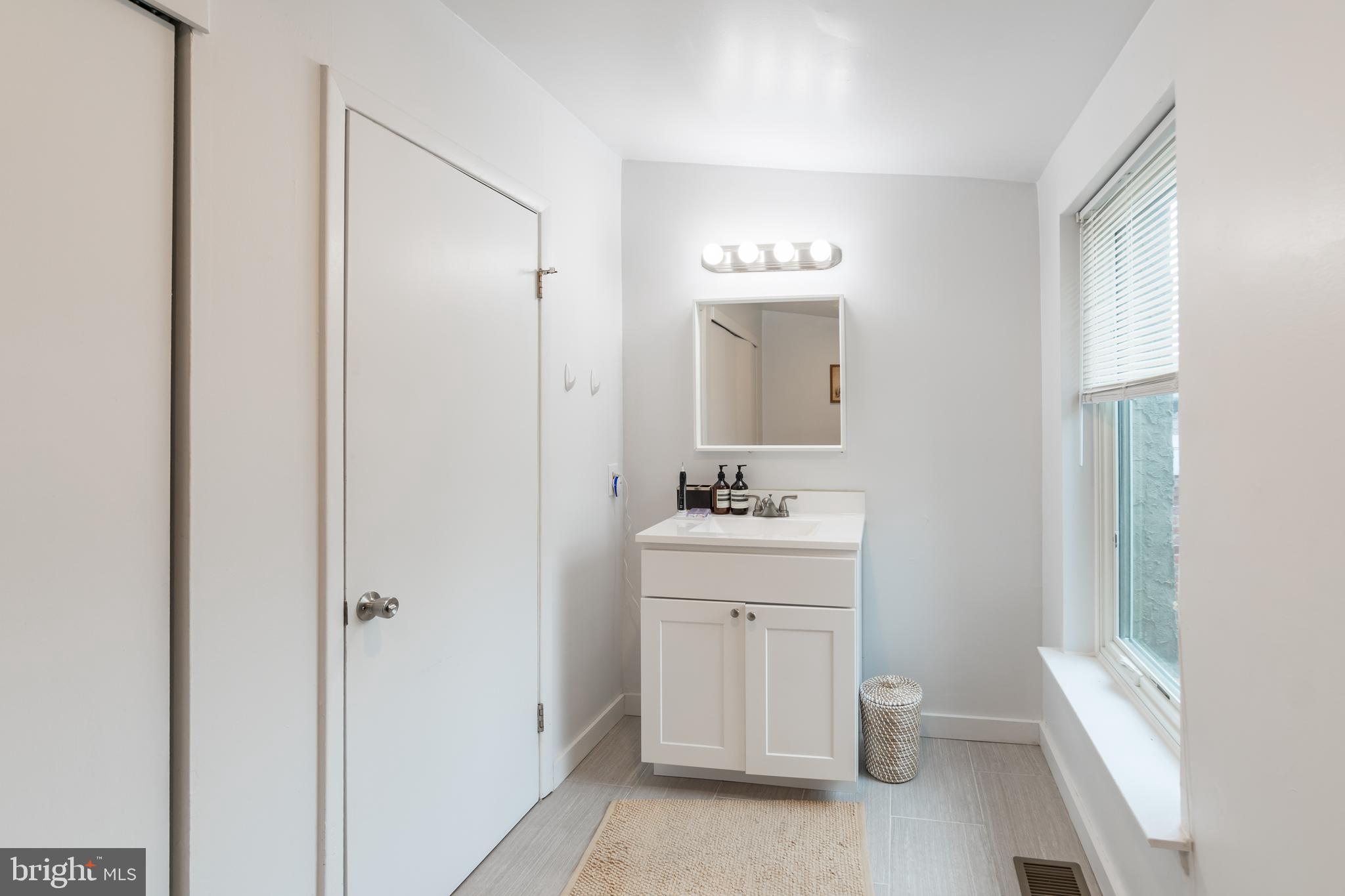 2035 GREEN ST #UNIT B