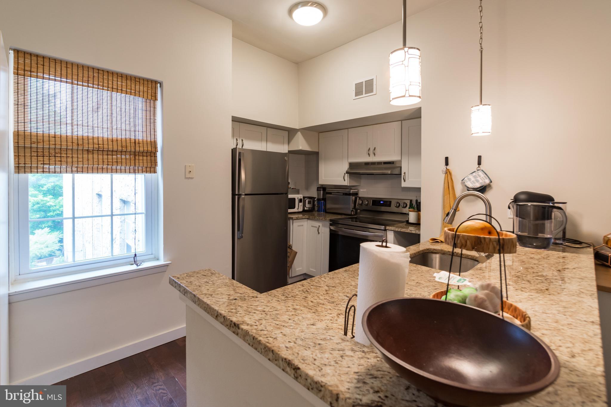 2035 GREEN ST #UNIT B