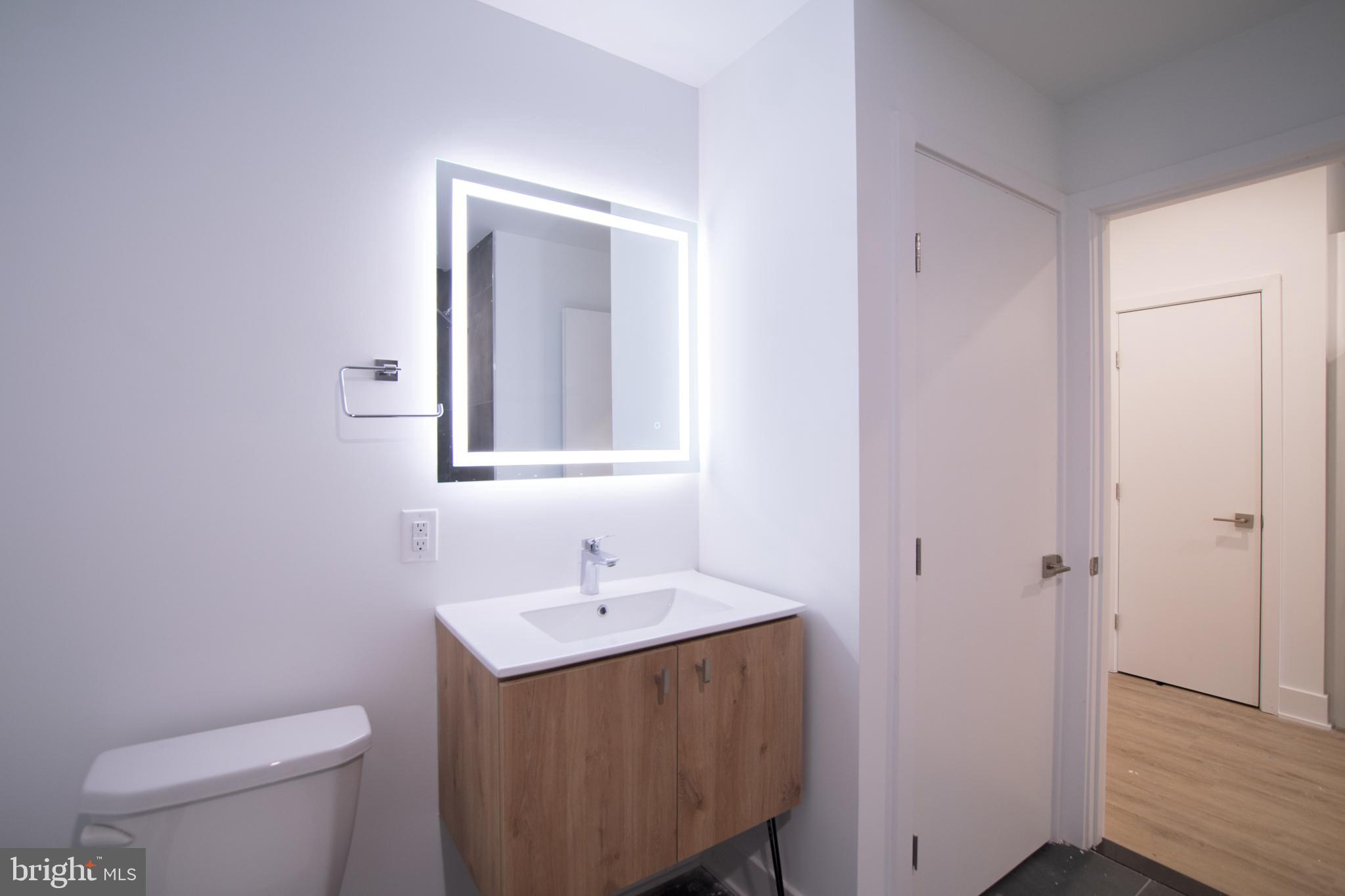 1325 N LEE ST #UNIT 400