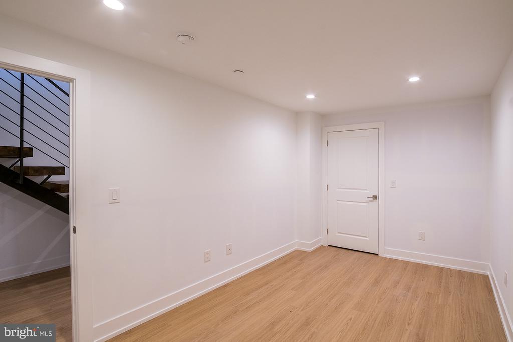 119 GREENWICH ST #UNIT 5