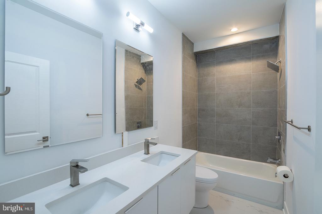 119 GREENWICH ST #UNIT 5