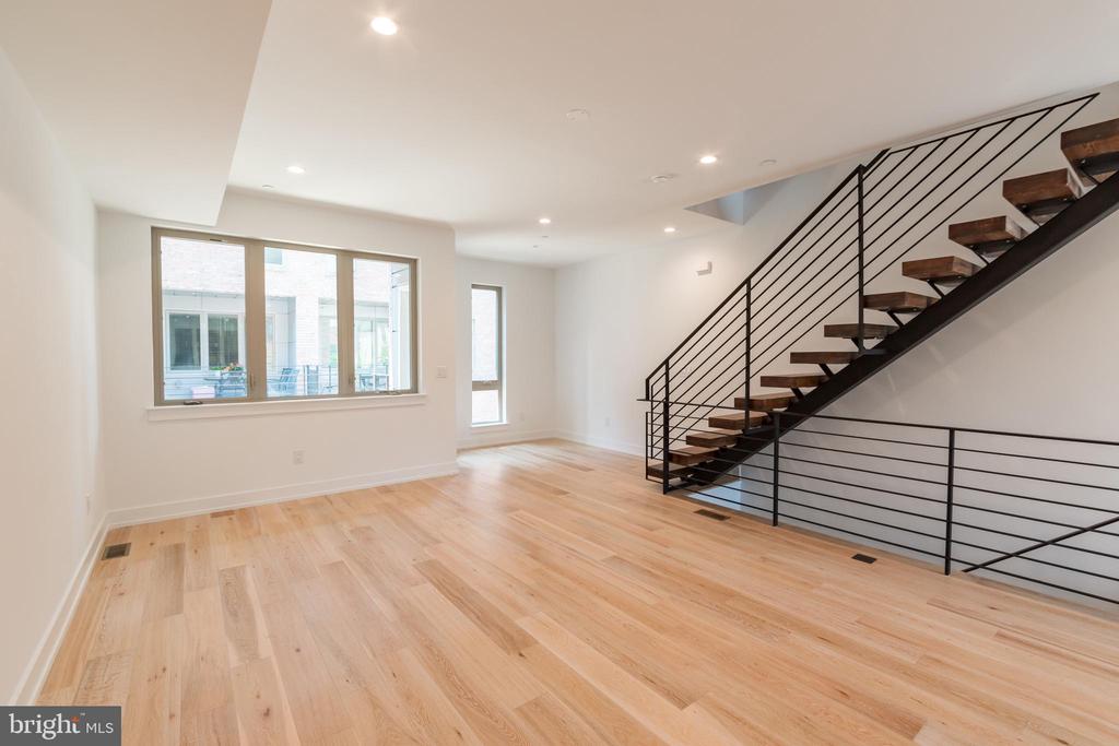 119 GREENWICH ST #UNIT 6