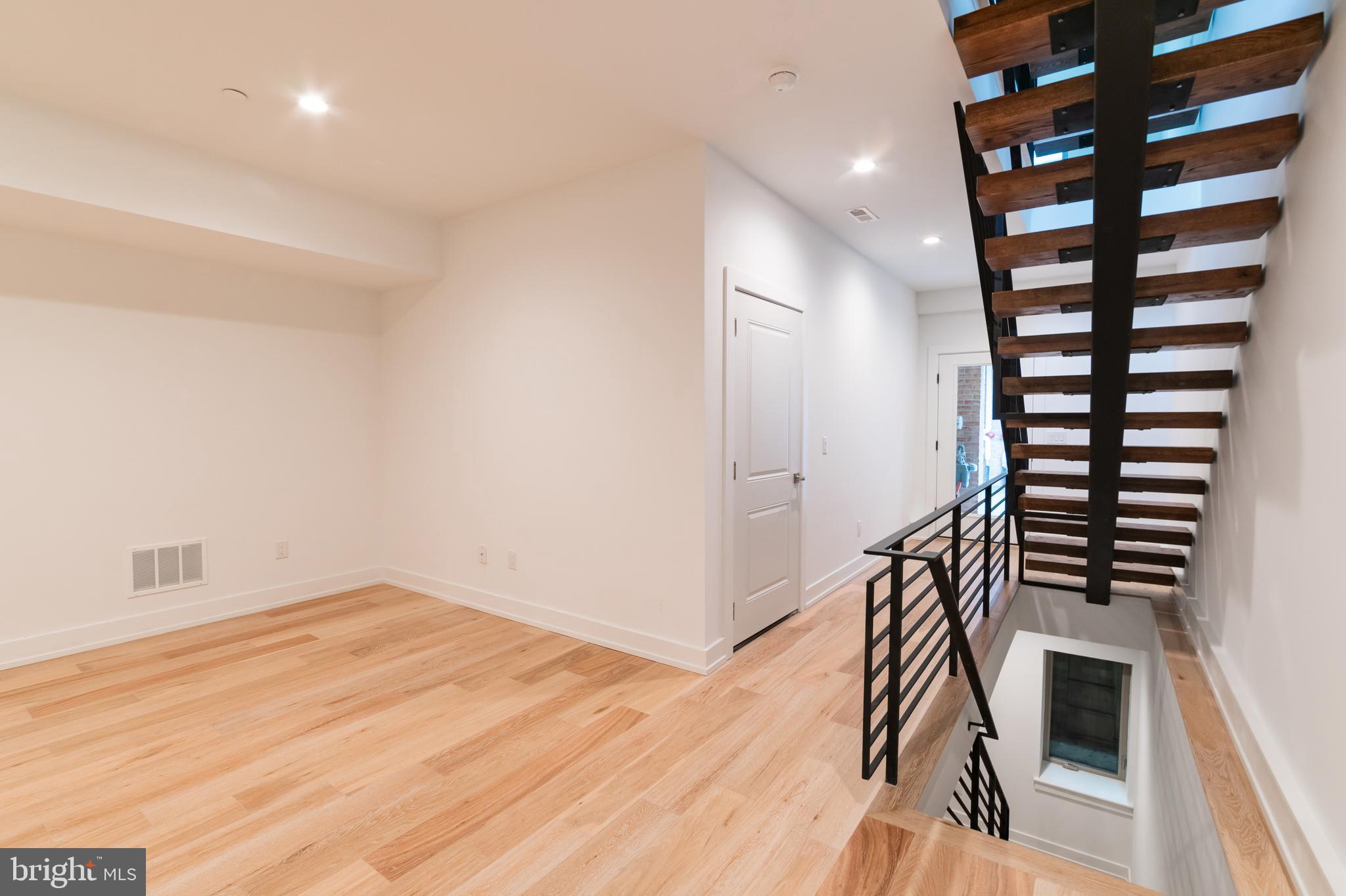 119 GREENWICH ST #UNIT 6