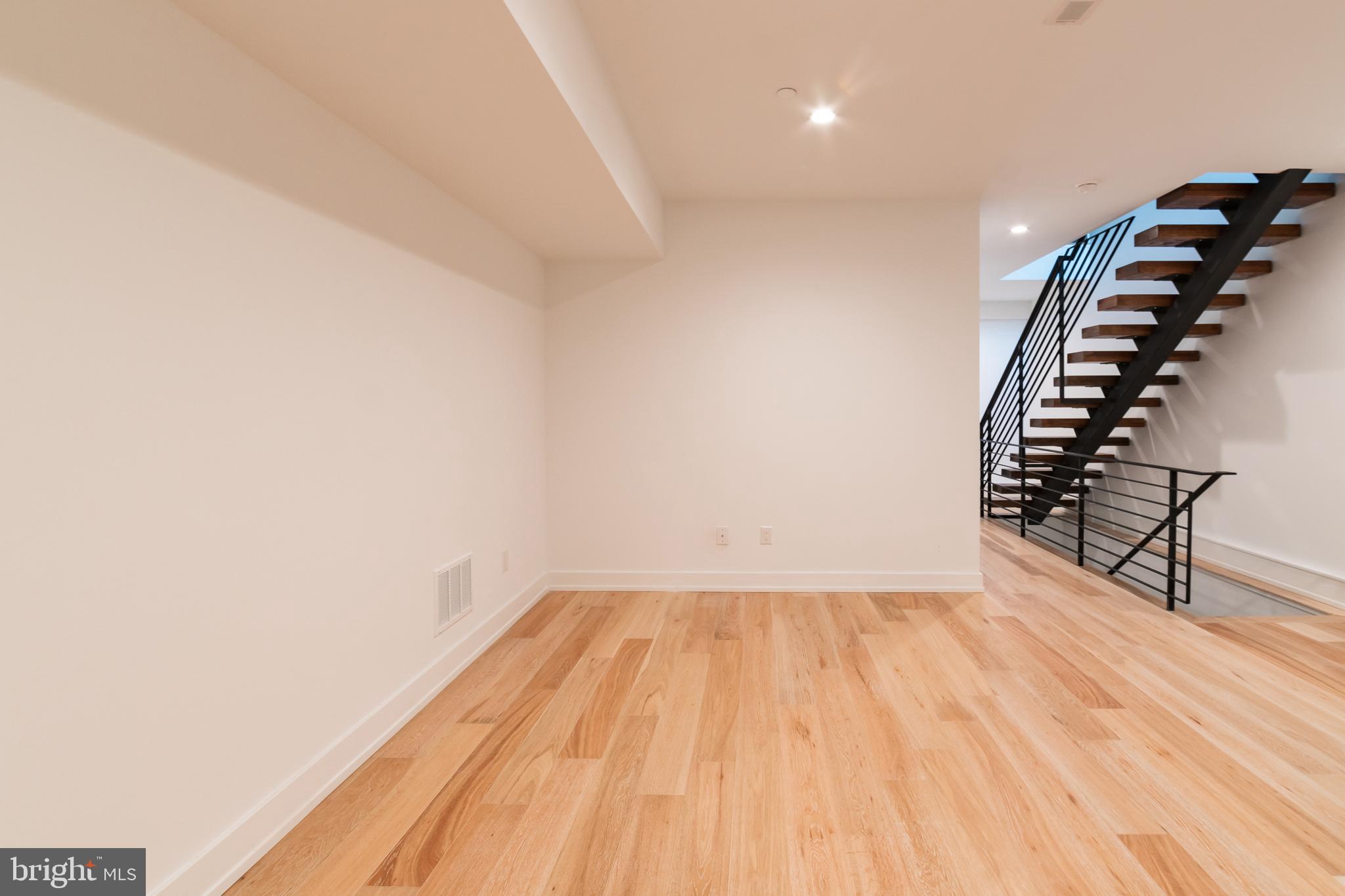 119 GREENWICH ST #UNIT 6