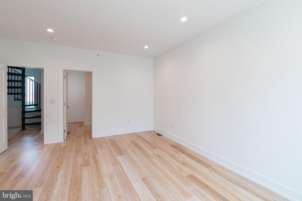 119 GREENWICH ST #UNIT 6