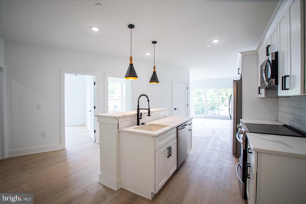 25 W HORTTER ST #UNIT 200