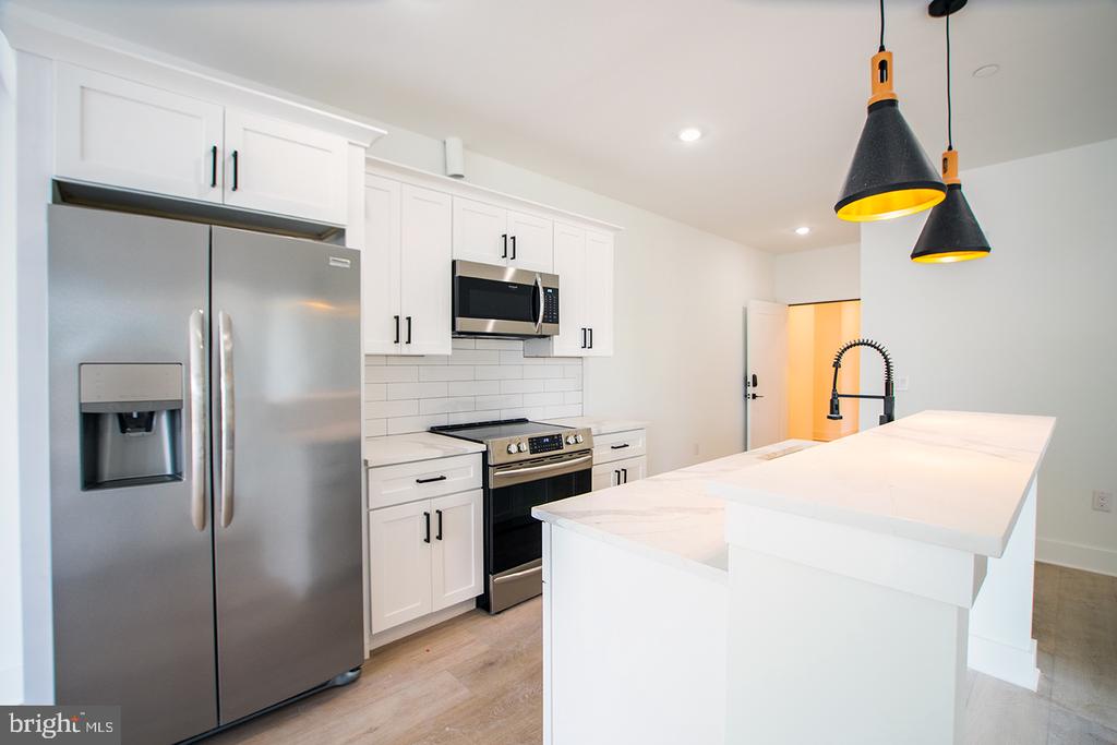 25 W HORTTER ST #UNIT 200