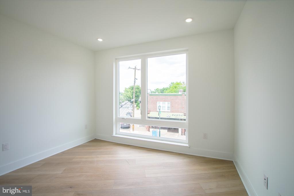 25 W HORTTER ST #UNIT 200