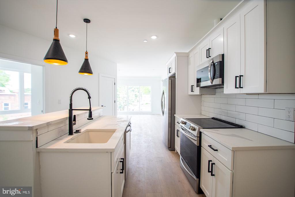 25 W HORTTER ST #UNIT 200
