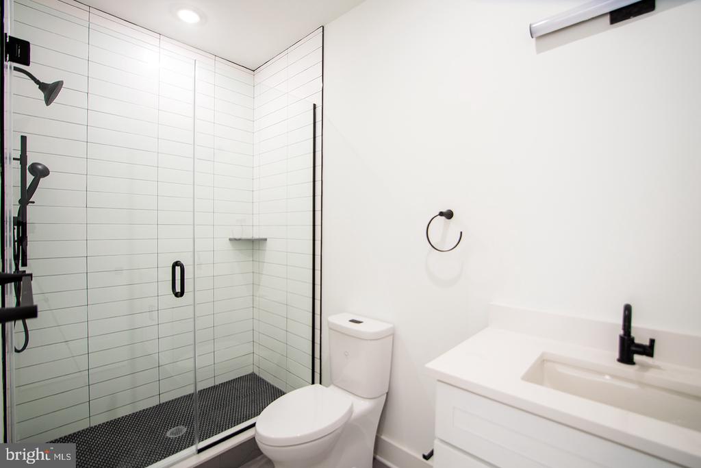 25 W HORTTER ST #UNIT 200