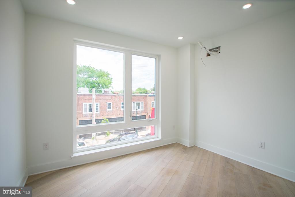 25 W HORTTER ST #UNIT 200