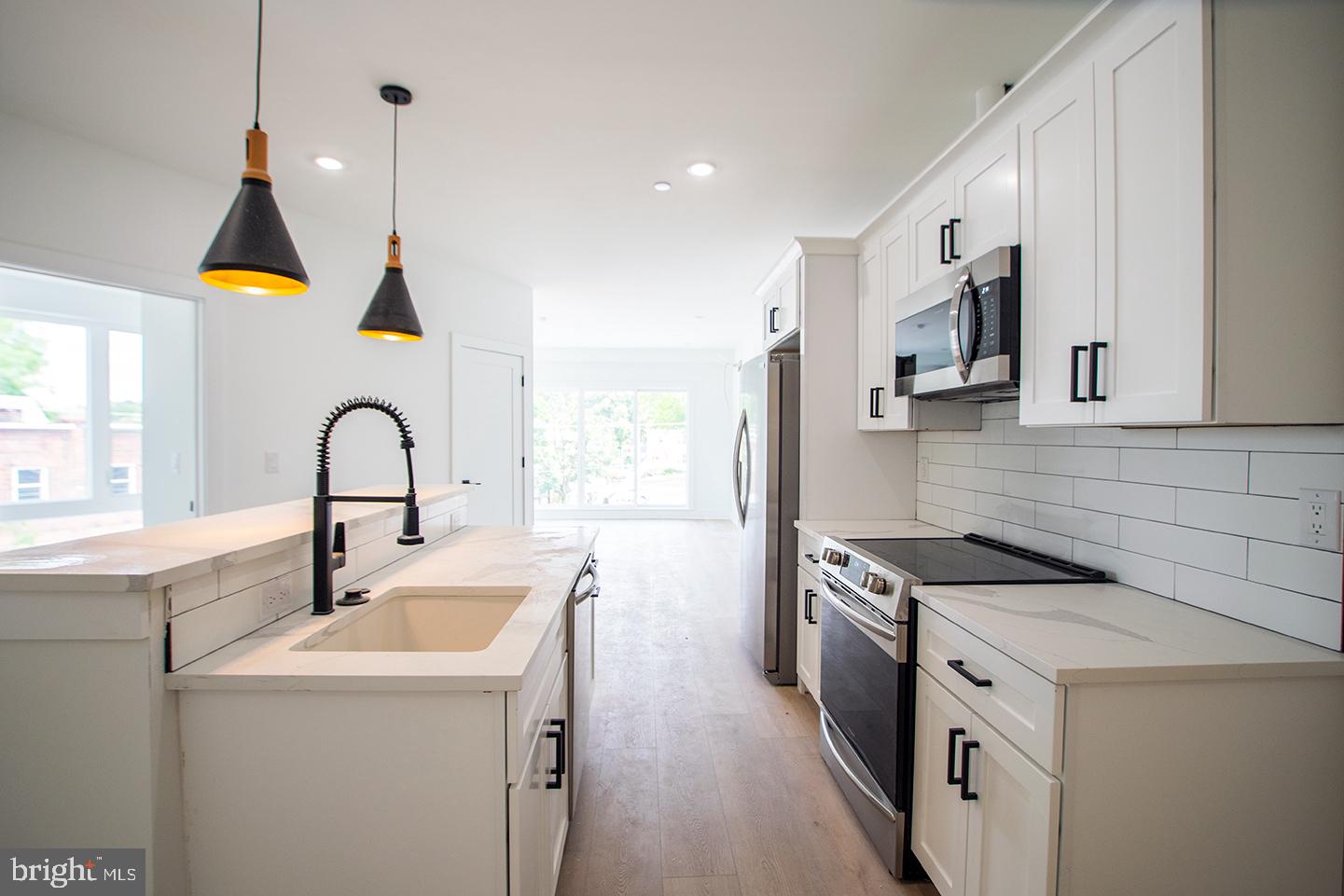 25 W HORTTER ST #UNIT 200