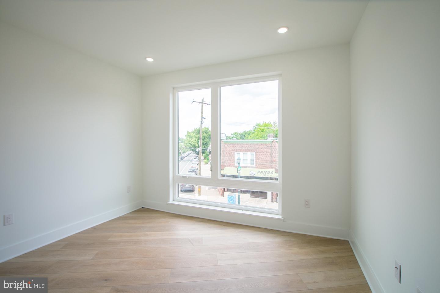 25 W HORTTER ST #UNIT 200