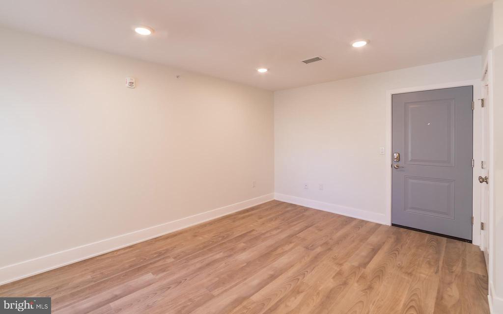 1616 N BAILEY ST #UNIT 203