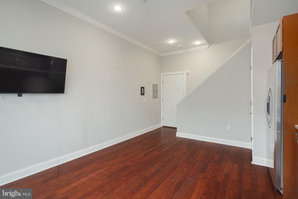 901 N FRONT ST #4