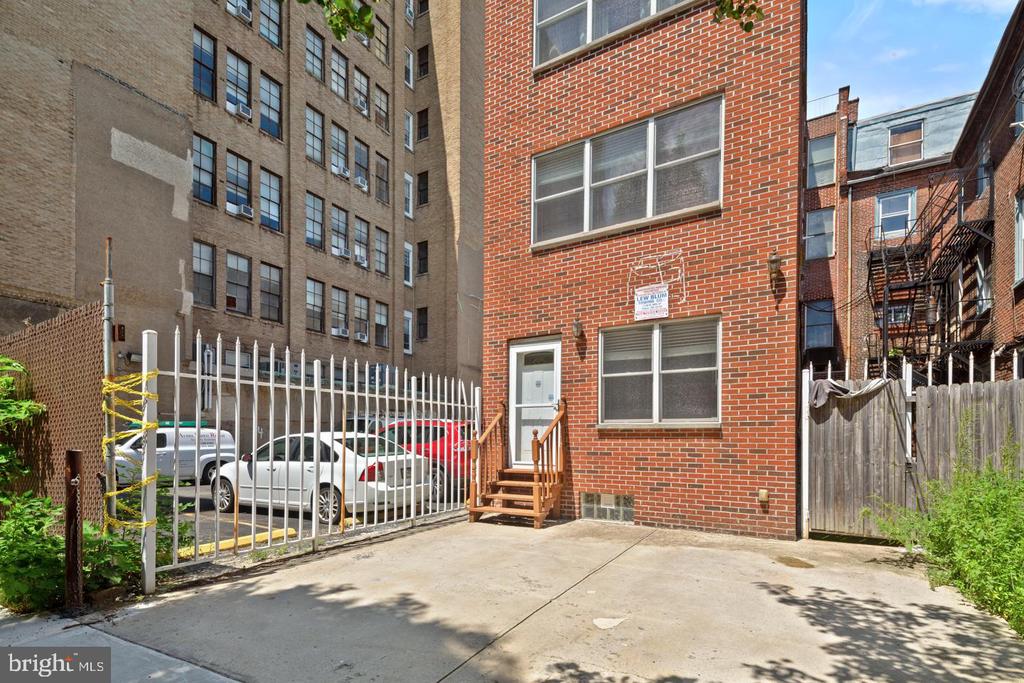 1222 SPRUCE ST #UNIT 2