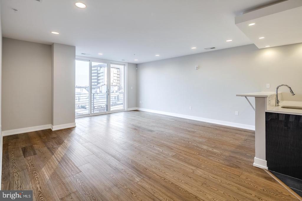 820 N 3RD ST #UNIT 401
