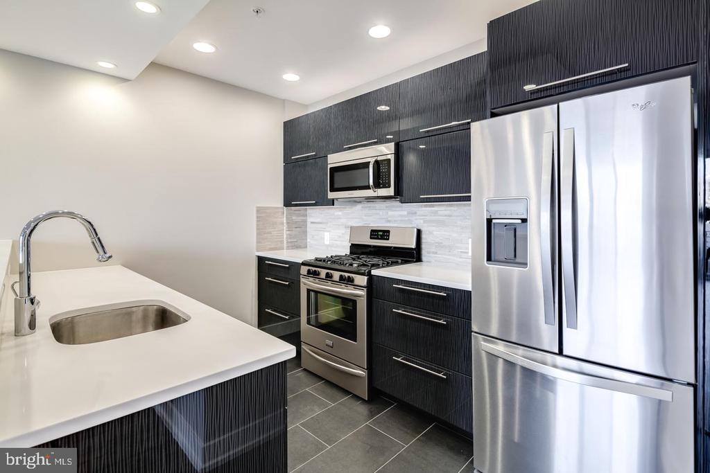 820 N 3RD ST #UNIT 401