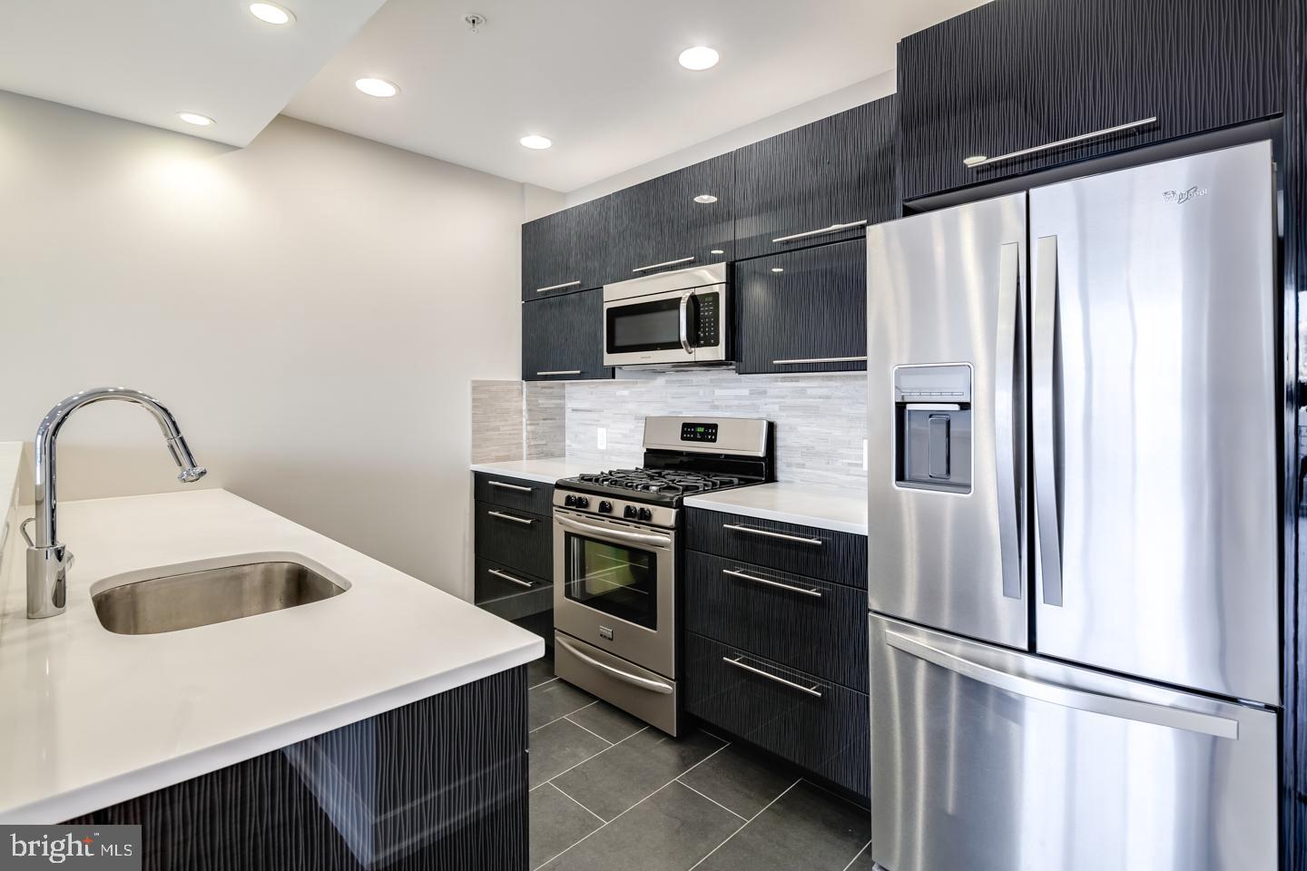 820 N 3RD ST #UNIT 401