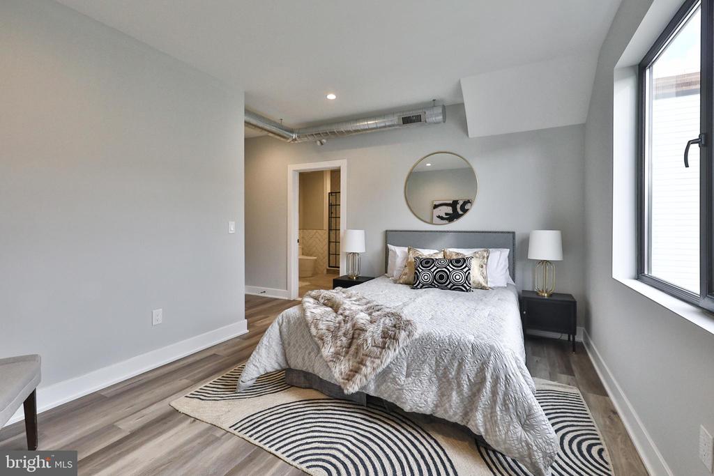 1612 CAMBRIDGE ST #UNIT 302