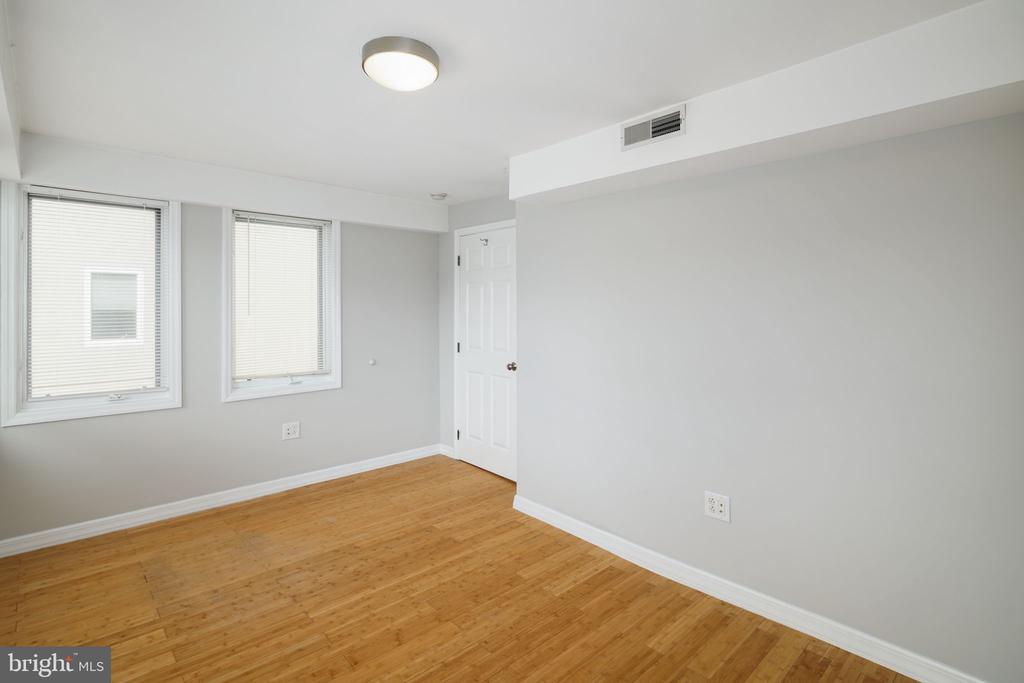 800 N 2ND ST #5