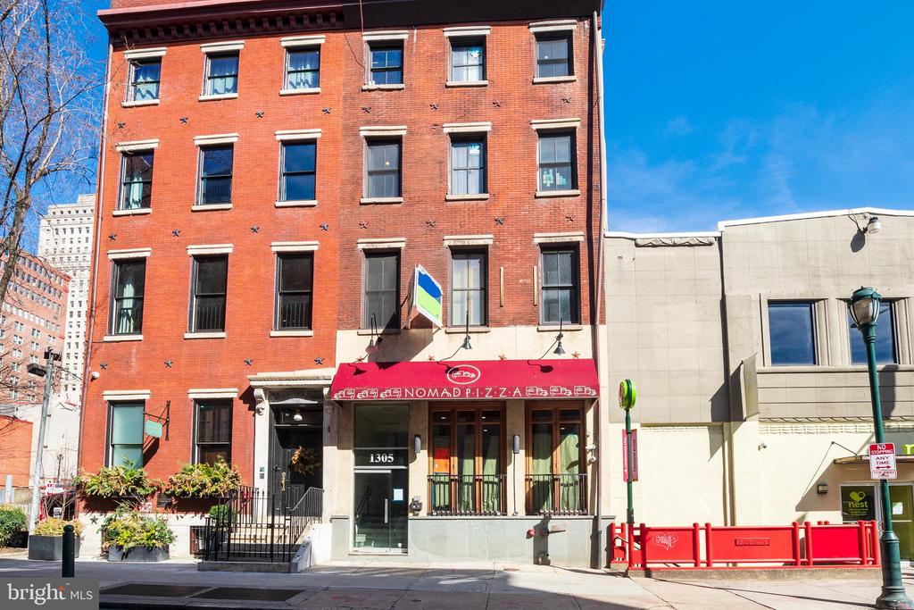 1305 LOCUST ST #UNIT 4A