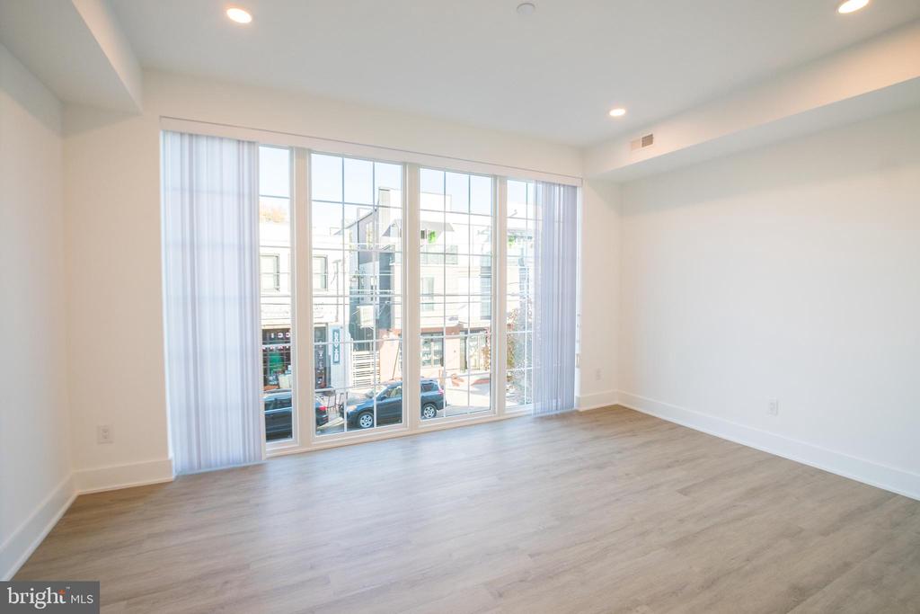 1324 FRANKFORD AVE #UNIT 205