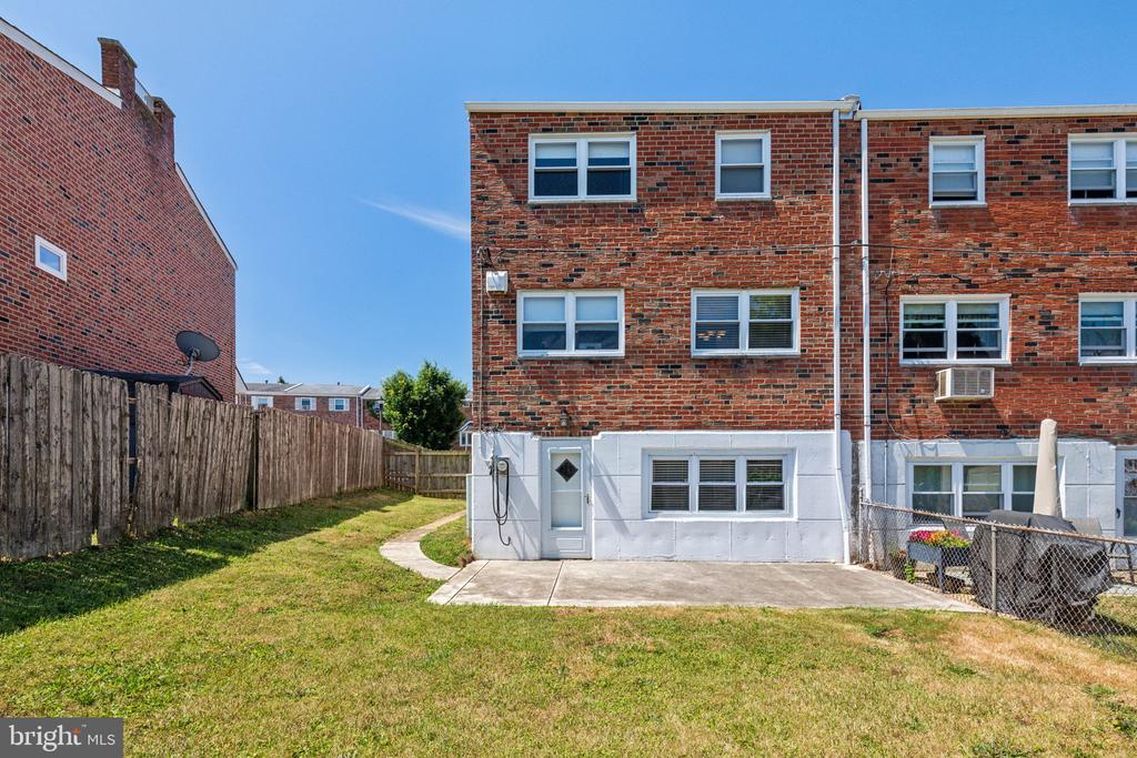 3415 Brookview Rd