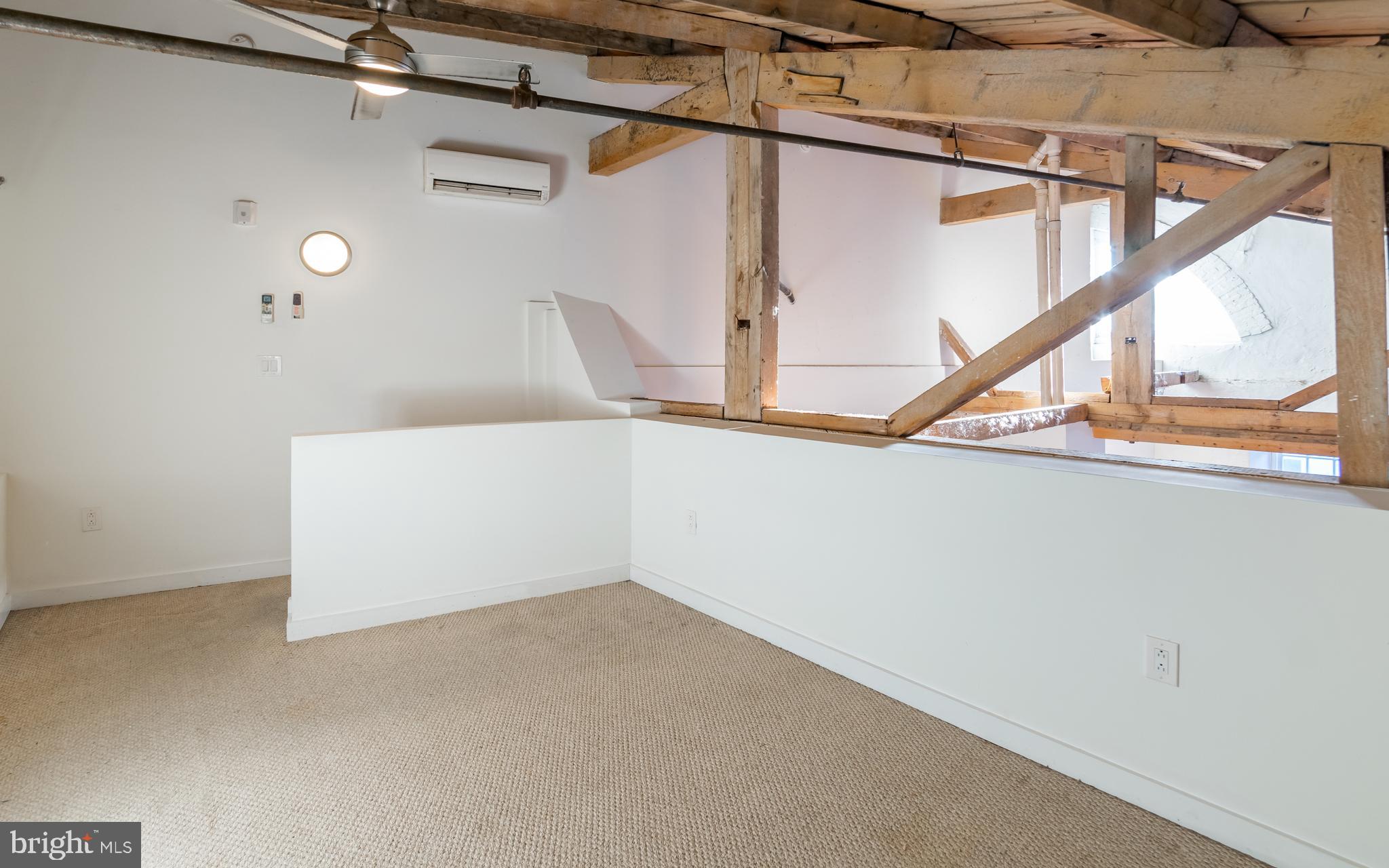 4 LEVERINGTON AVE #UNIT 204