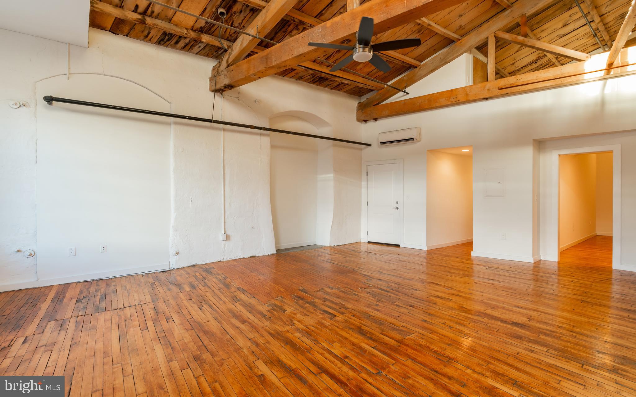 4 LEVERINGTON AVE #UNIT 204