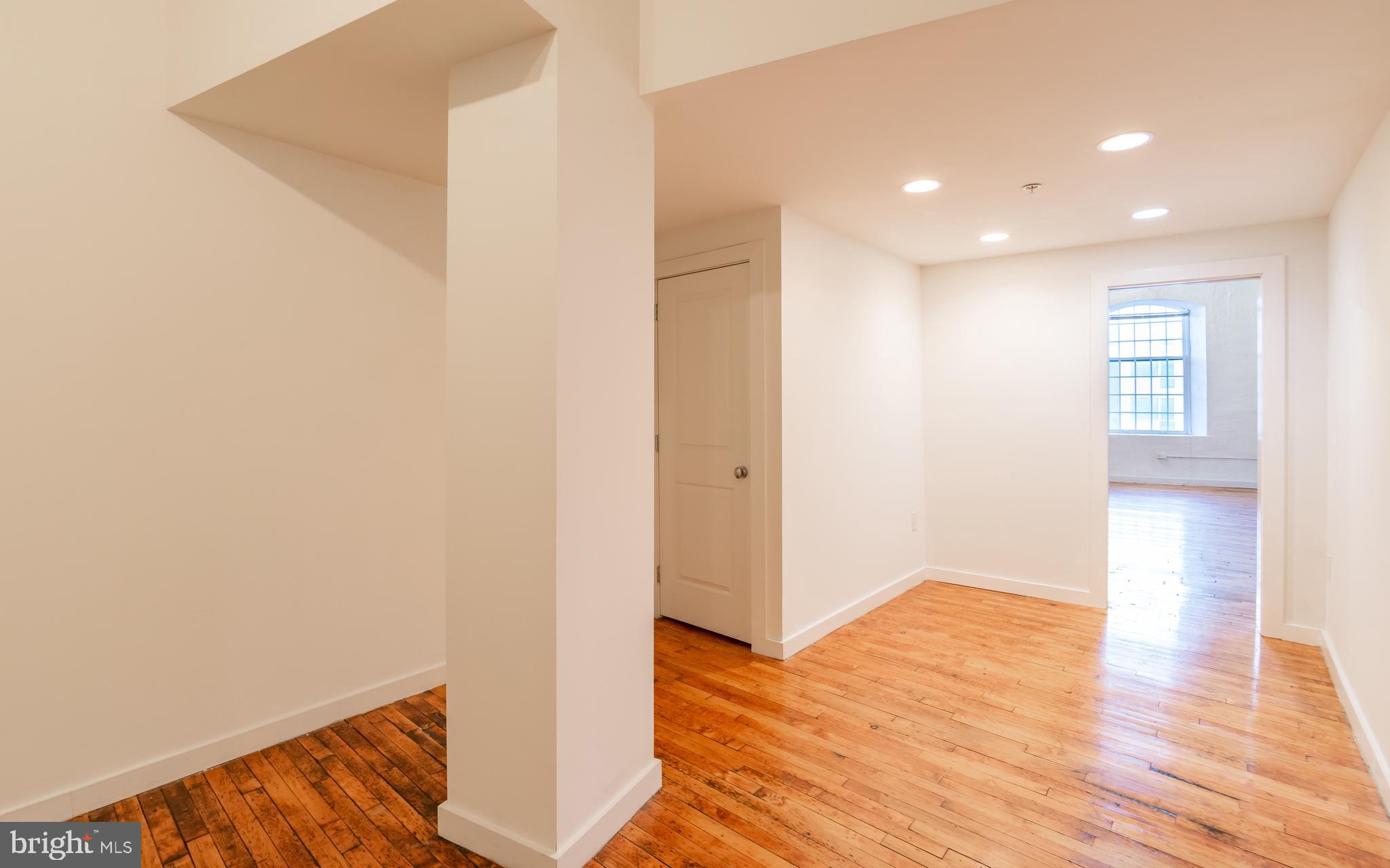 4 LEVERINGTON AVE #UNIT 204