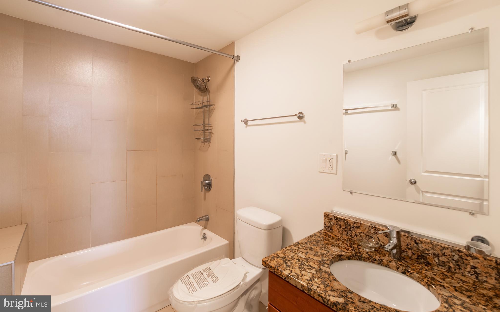 4 LEVERINGTON AVE #UNIT 204