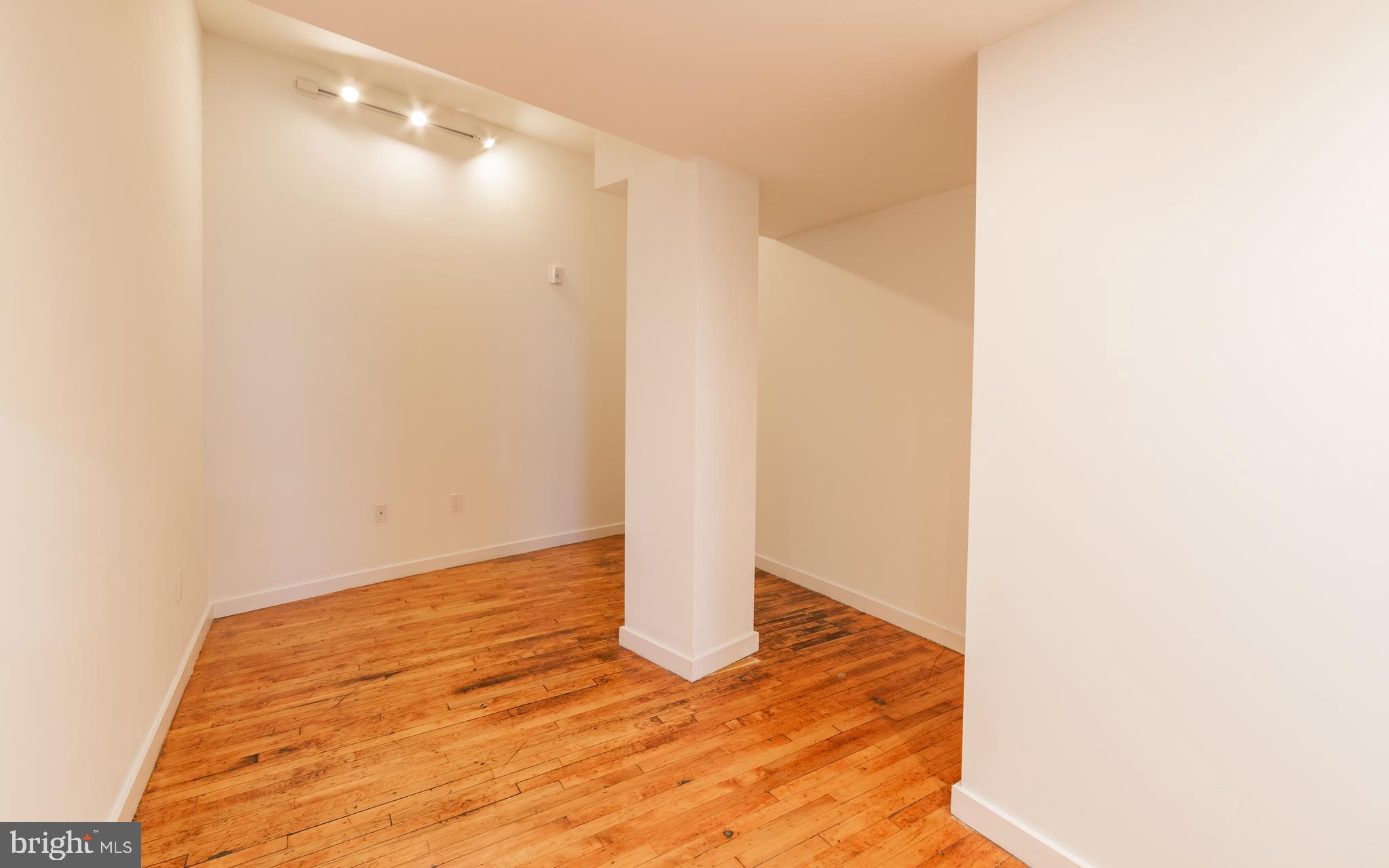 4 LEVERINGTON AVE #UNIT 204