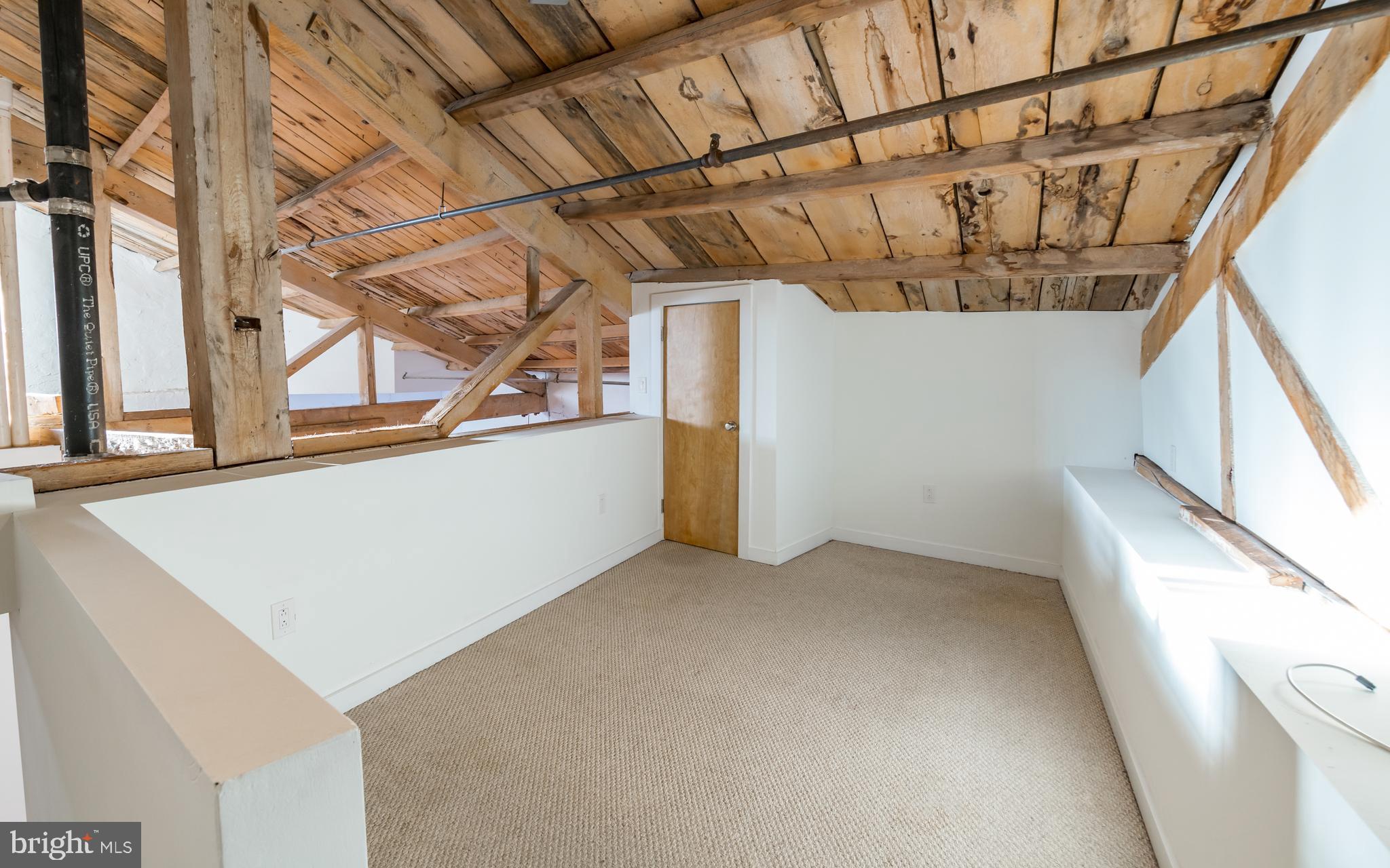 4 LEVERINGTON AVE #UNIT 204