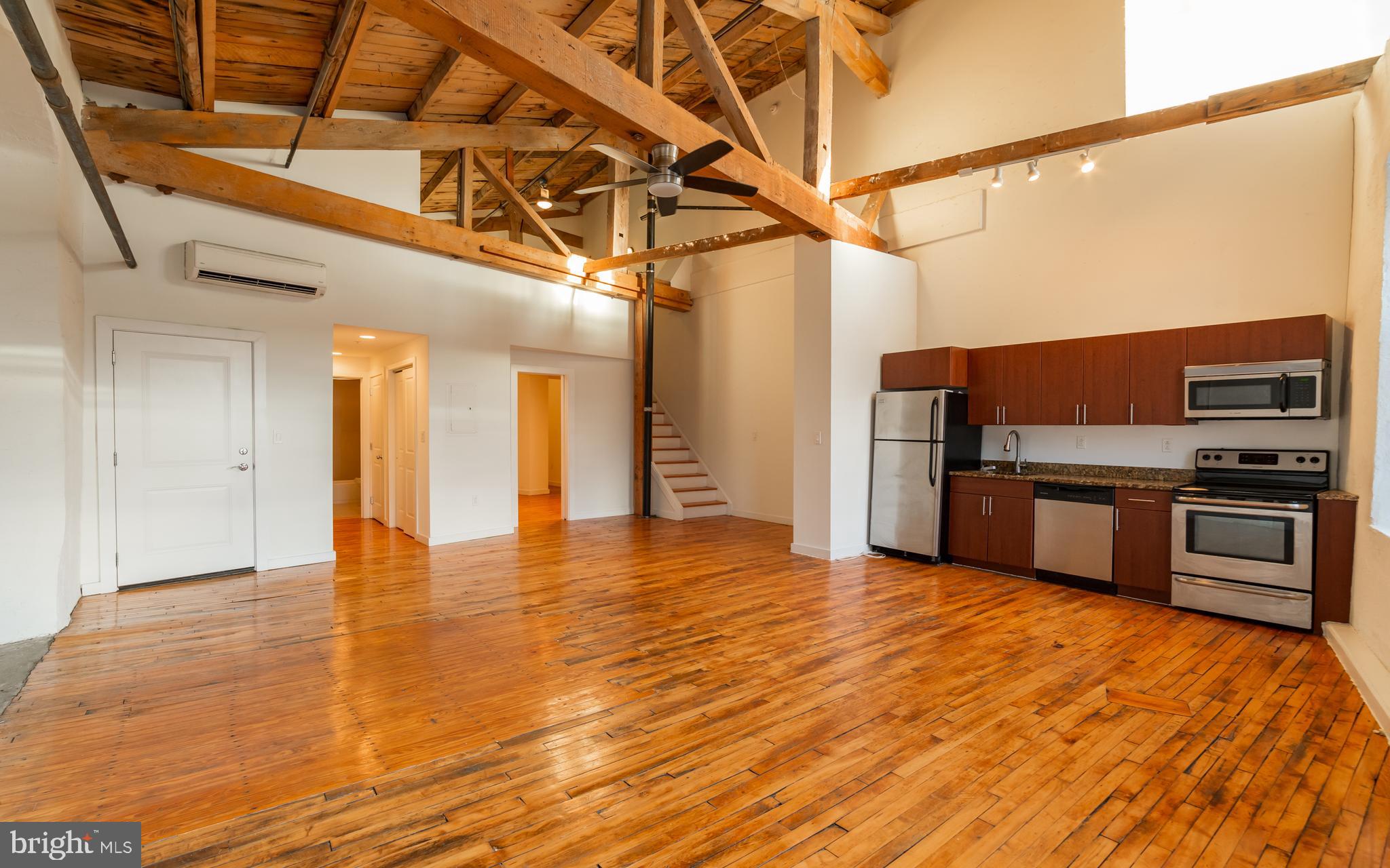 4 LEVERINGTON AVE #UNIT 204