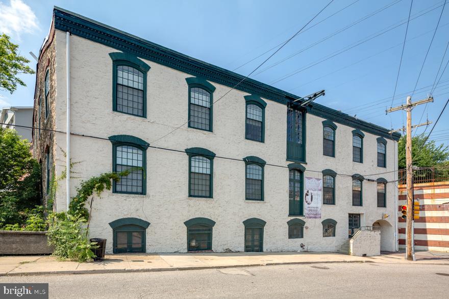 4 LEVERINGTON AVE #UNIT 308