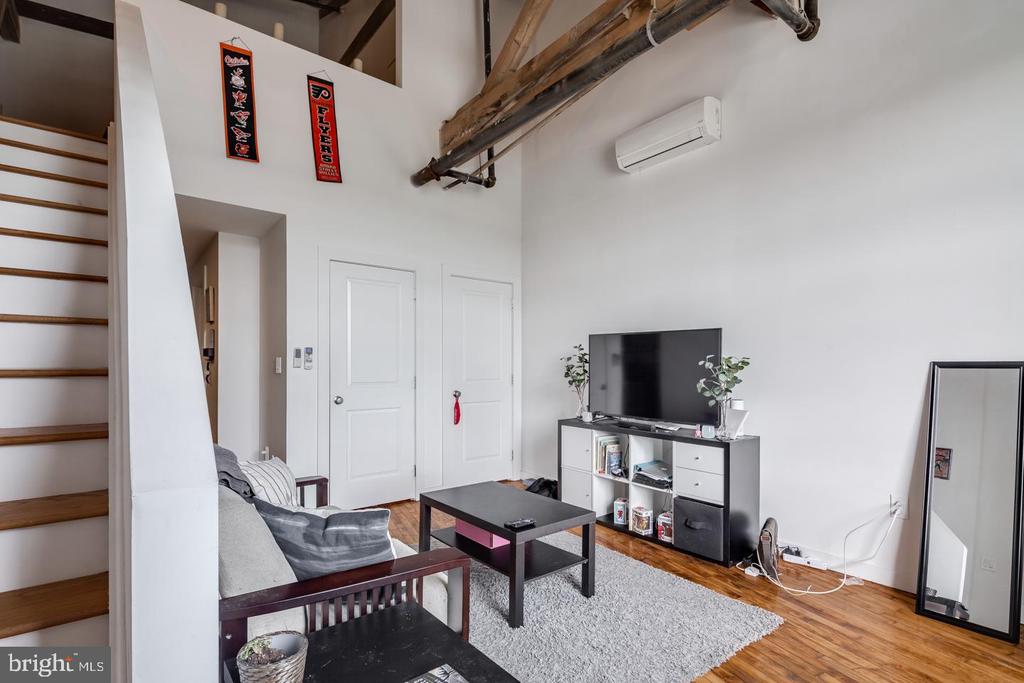 4 LEVERINGTON AVE #UNIT 308