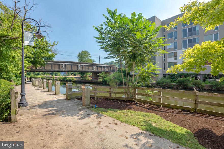 4 LEVERINGTON AVE #UNIT 308
