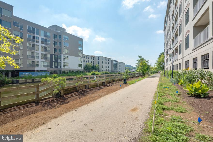 4 LEVERINGTON AVE #UNIT 308