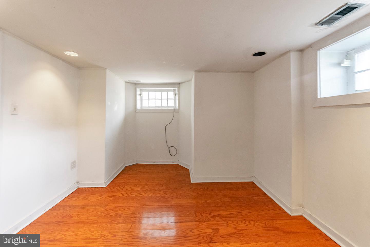 3512 LANCASTER AVE #UNIT 1W