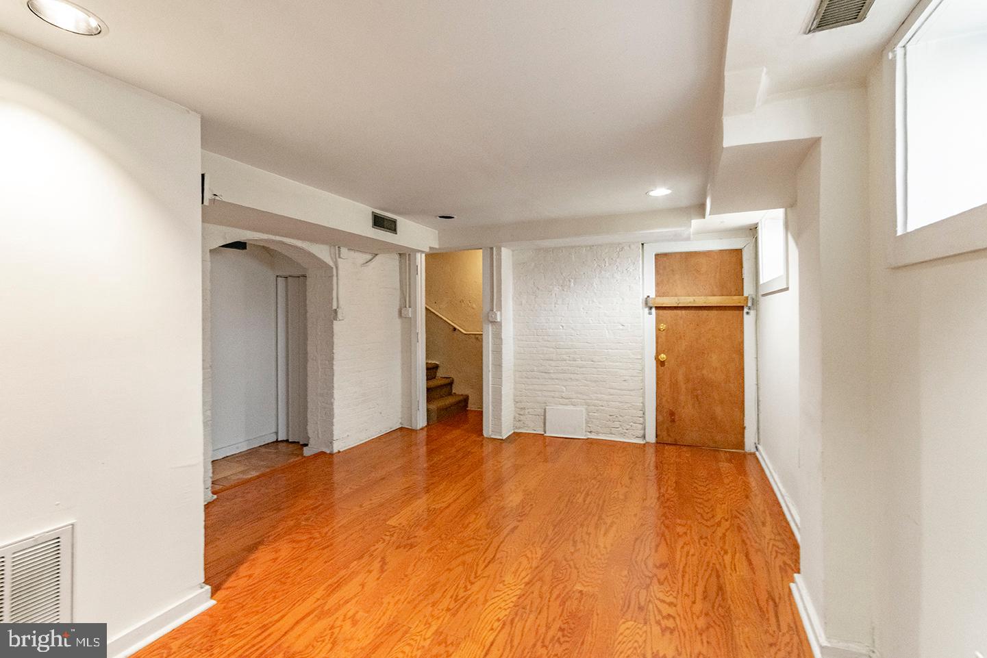 3512 LANCASTER AVE #UNIT 1W