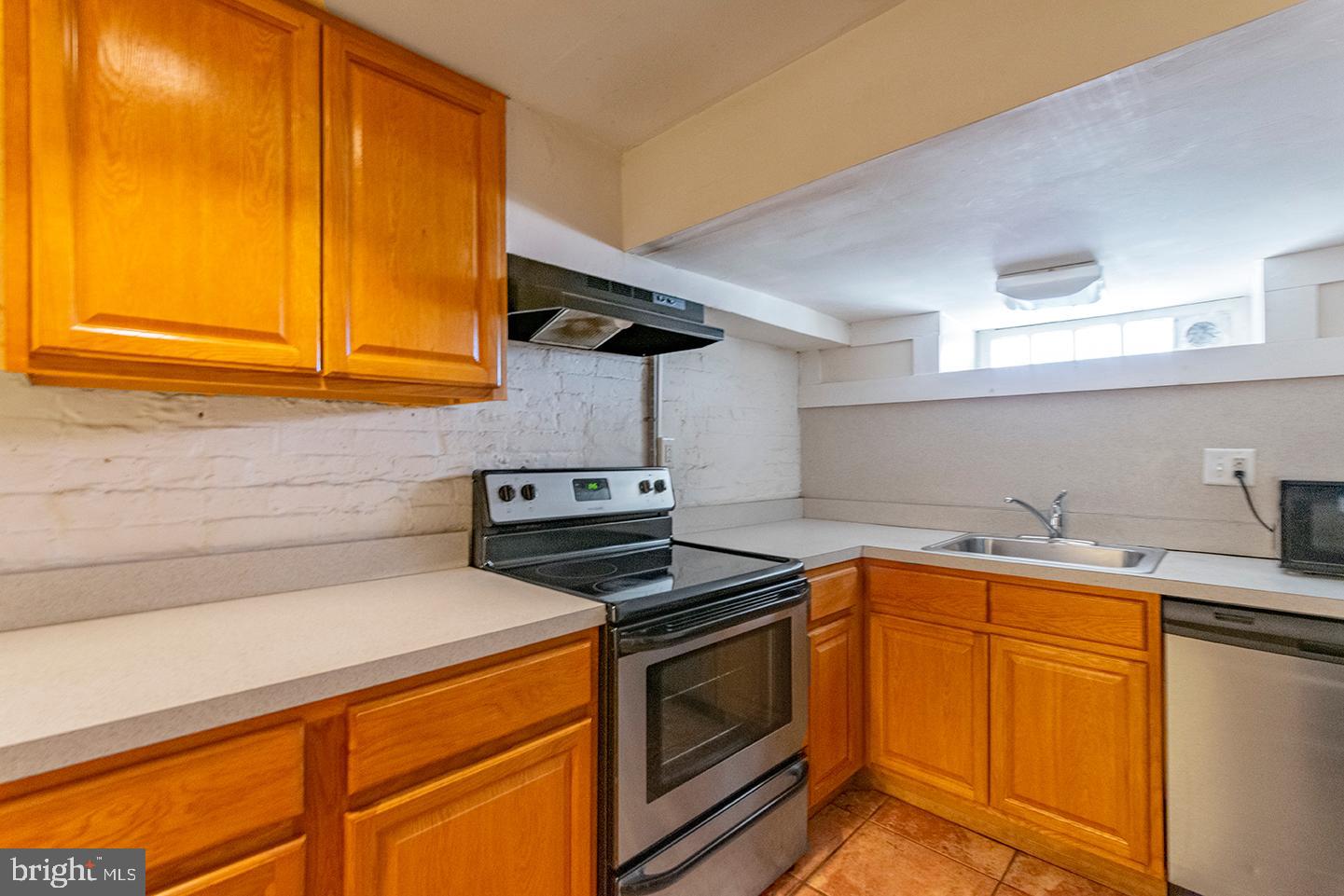 3512 LANCASTER AVE #UNIT 1W