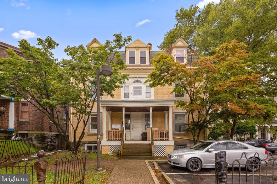 3512 LANCASTER AVE #UNIT 1W