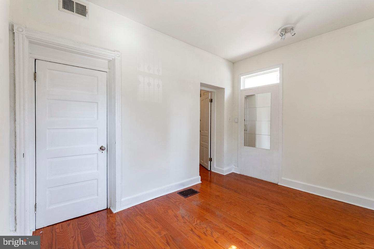 3512 LANCASTER AVE #UNIT 1W