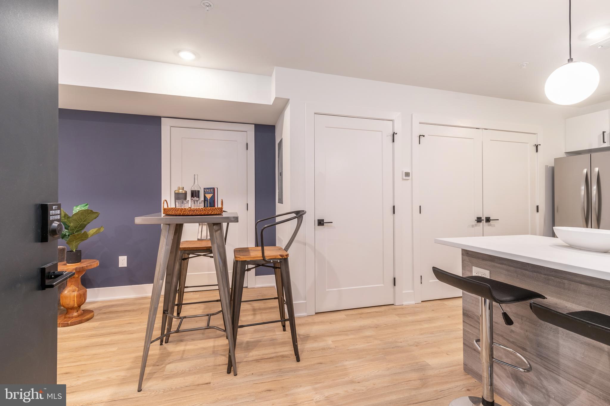 629 W GIRARD AVE #UNIT 403