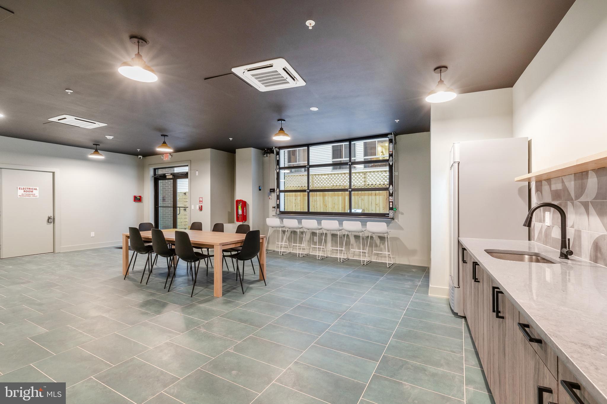 629 W GIRARD AVE #UNIT 403