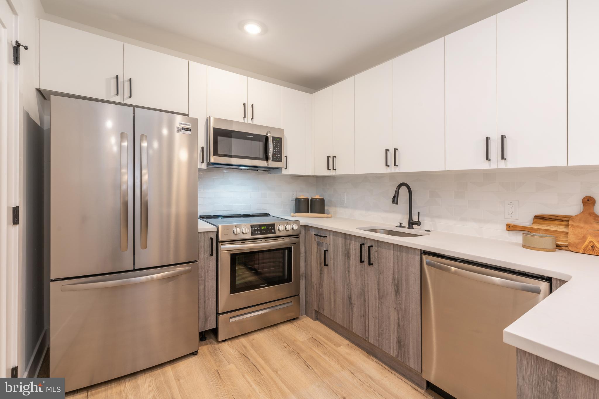 629-33 W GIRARD AVE #303