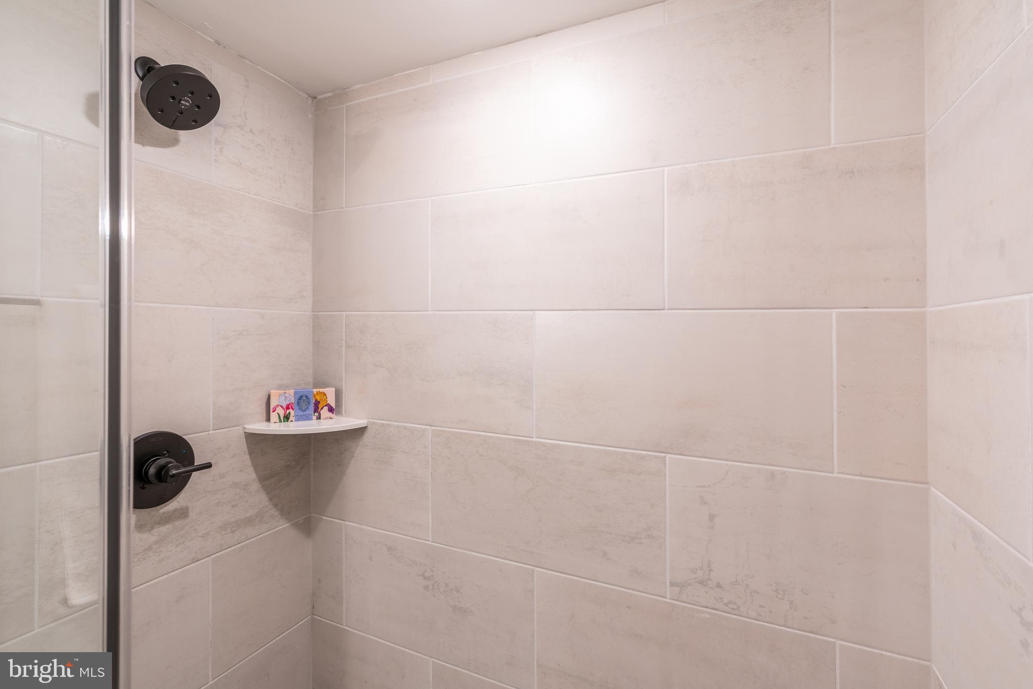 629-33 W GIRARD AVE #303